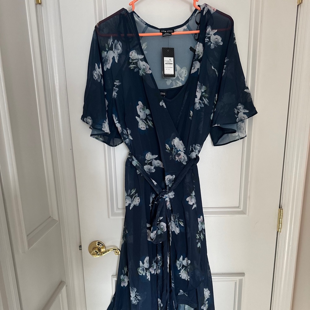 NWT City Chic maxi floral printed wrap dress, color navy bouquet